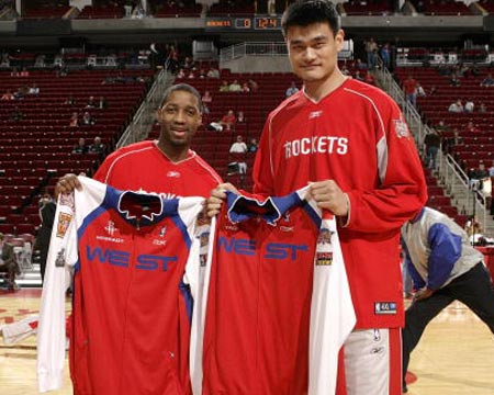 韩足晚报（2025.12.13）金泉和尚武明年恐迎来双输（韩国足坛晚报（2025.12.13）：金泉与尚武明年恐双双失利）