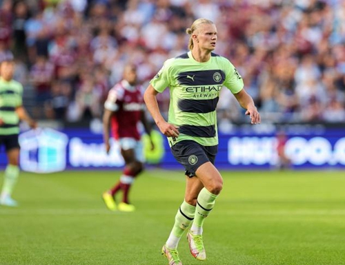 奇兵！兰代尔末节3记关键三分杀死悬念，正负值+19（兰代尔末节连中三记关键三分锁定胜局，正负值+19）